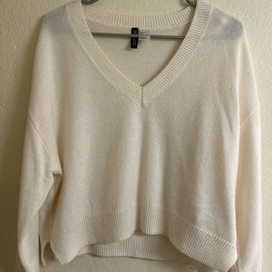 H&M white women’s large sweater
